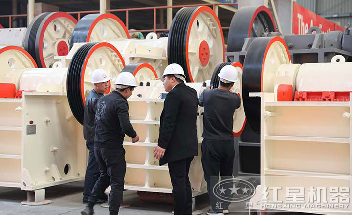 用戶來廠考察，多種設備型號讓用戶眼見為實